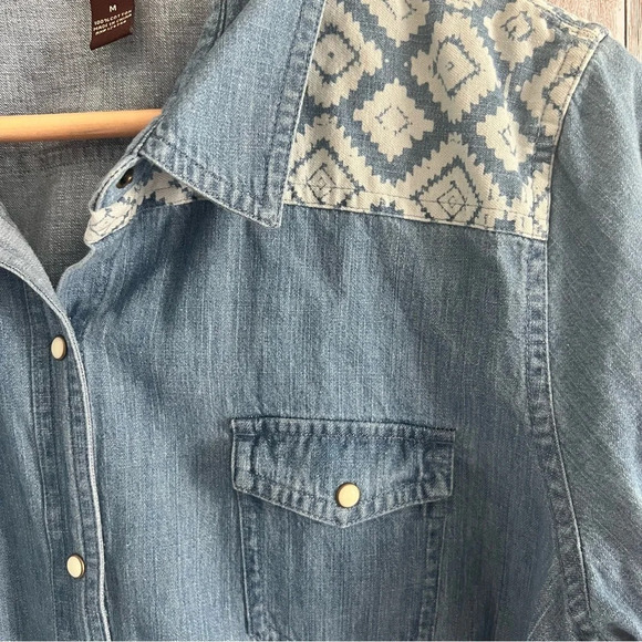 Denim Chambray Western Pearl Snap Shirt - Picture 2 of 4